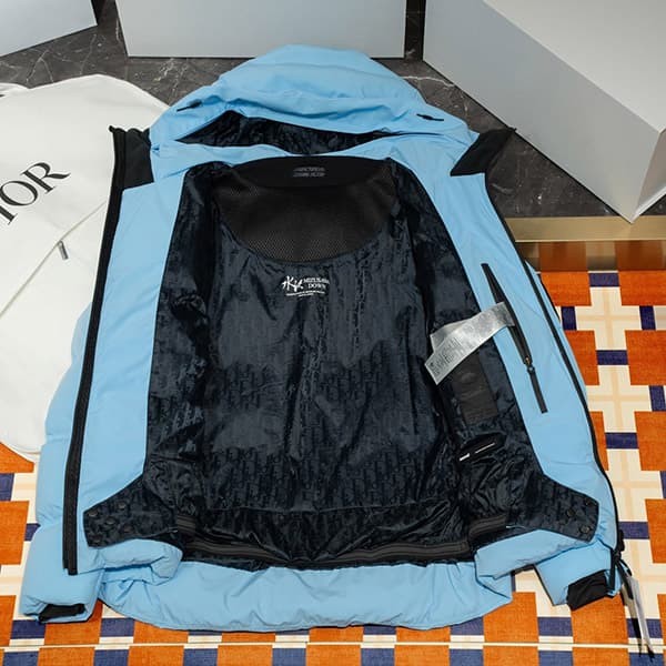 すぐ届 ディオール Descente&Peter Doig パファージャケット 偽物 deu86465